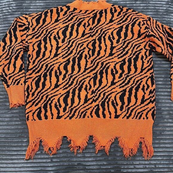 Blue B Tiger Print Knit Sweater Women’s Size S/M - Picture 7 of 8